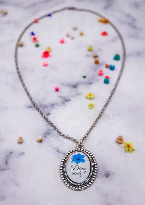 Srebrny naszyjnik "Dam radę!" z kwiatkiem